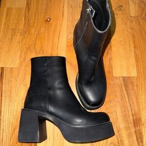 Steve Madden Black Chunky Heel Boots